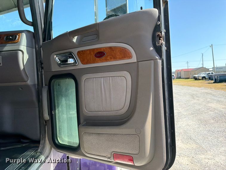 image for item FI0309 2006 Peterbilt 379 semi truck