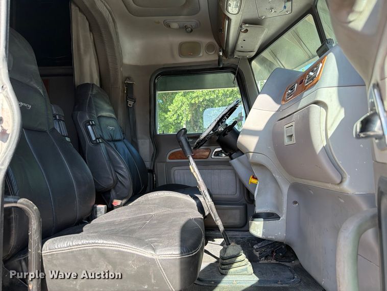 image for item FI0309 2006 Peterbilt 379 semi truck