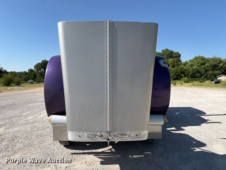 image for item FI0309 2006 Peterbilt 379 semi truck