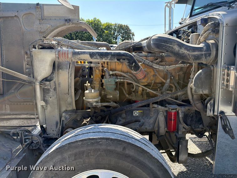 image for item FI0309 2006 Peterbilt 379 semi truck