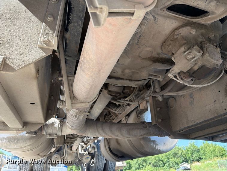 image for item FI0309 2006 Peterbilt 379 semi truck