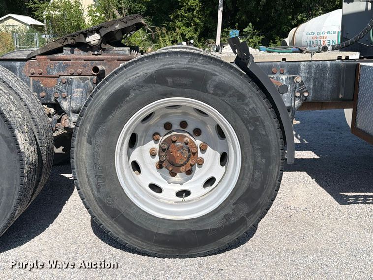 image for item FI0309 2006 Peterbilt 379 semi truck