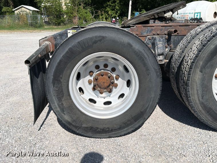 image for item FI0309 2006 Peterbilt 379 semi truck
