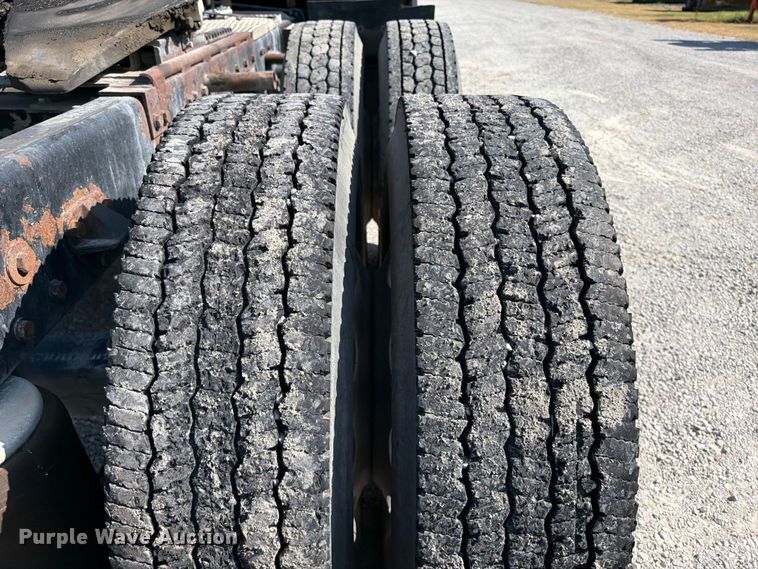 image for item FI0309 2006 Peterbilt 379 semi truck