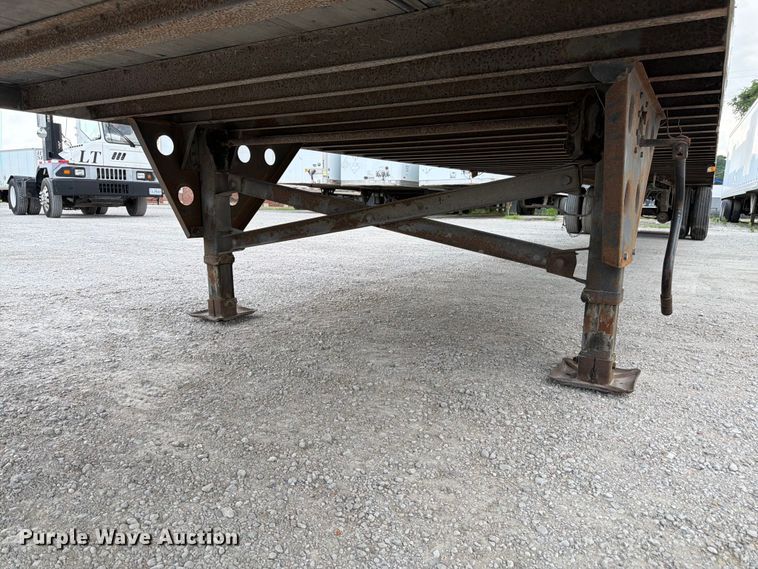 image for item FK3028 2005 Utility Trailers dry van trailer