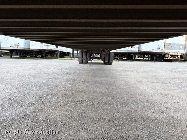 image for item FK3028 2005 Utility Trailers dry van trailer