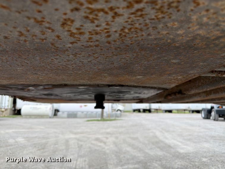image for item FK3028 2005 Utility Trailers dry van trailer