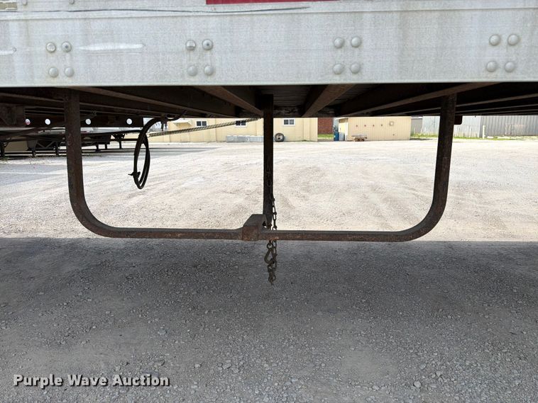 image for item FK3028 2005 Utility Trailers dry van trailer