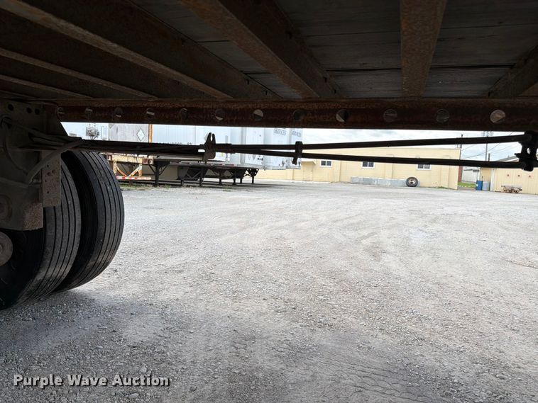 image for item FK3028 2005 Utility Trailers dry van trailer