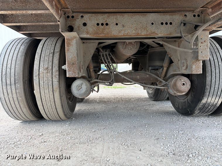 image for item FK3028 2005 Utility Trailers dry van trailer