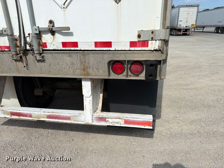 image for item FK3028 2005 Utility Trailers dry van trailer