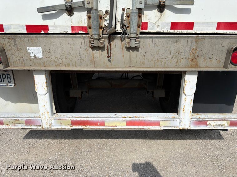 image for item FK3028 2005 Utility Trailers dry van trailer