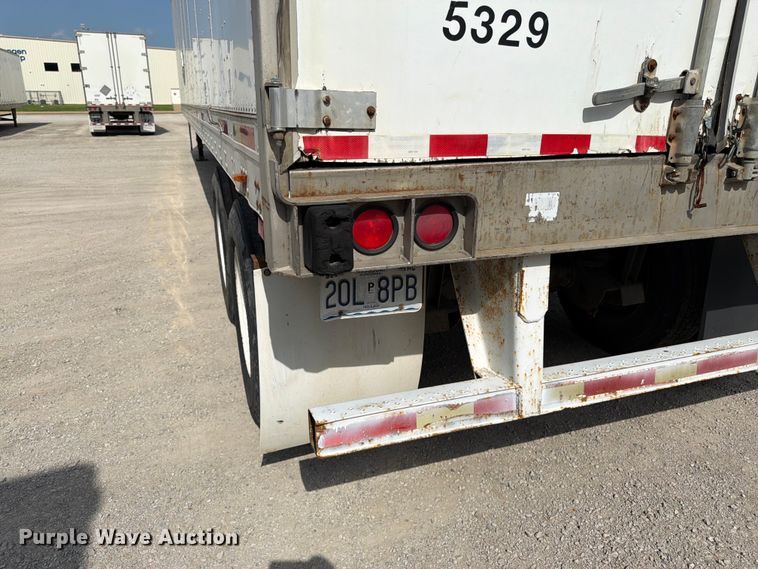 image for item FK3028 2005 Utility Trailers dry van trailer