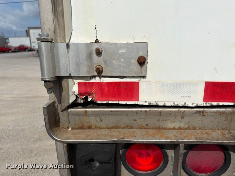 image for item FK3028 2005 Utility Trailers dry van trailer