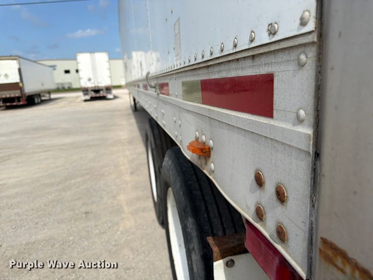 image for item FK3028 2005 Utility Trailers dry van trailer