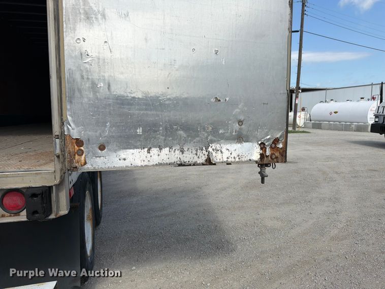 image for item FK3028 2005 Utility Trailers dry van trailer