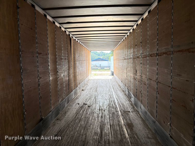 image for item FK3028 2005 Utility Trailers dry van trailer