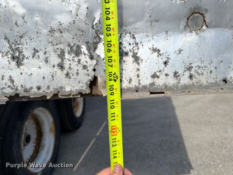 image for item FK3028 2005 Utility Trailers dry van trailer