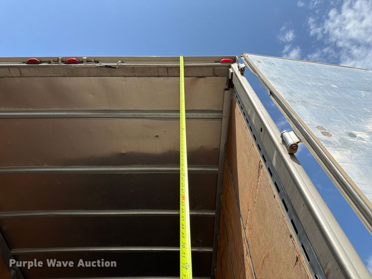 image for item FK3028 2005 Utility Trailers dry van trailer