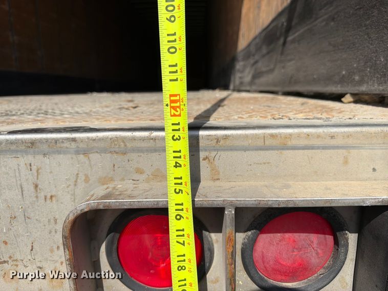 image for item FK3028 2005 Utility Trailers dry van trailer