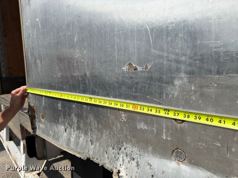image for item FK3028 2005 Utility Trailers dry van trailer