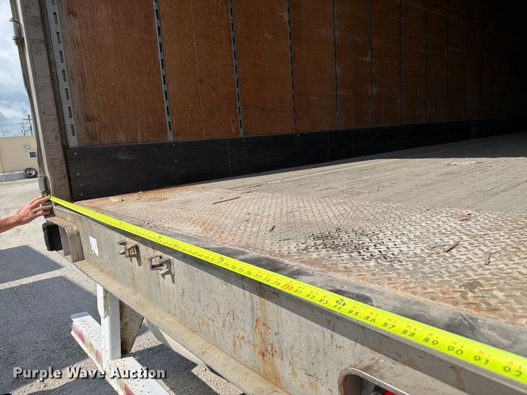 image for item FK3028 2005 Utility Trailers dry van trailer