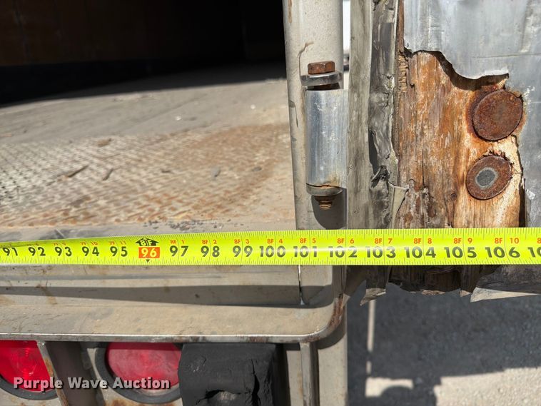 image for item FK3028 2005 Utility Trailers dry van trailer