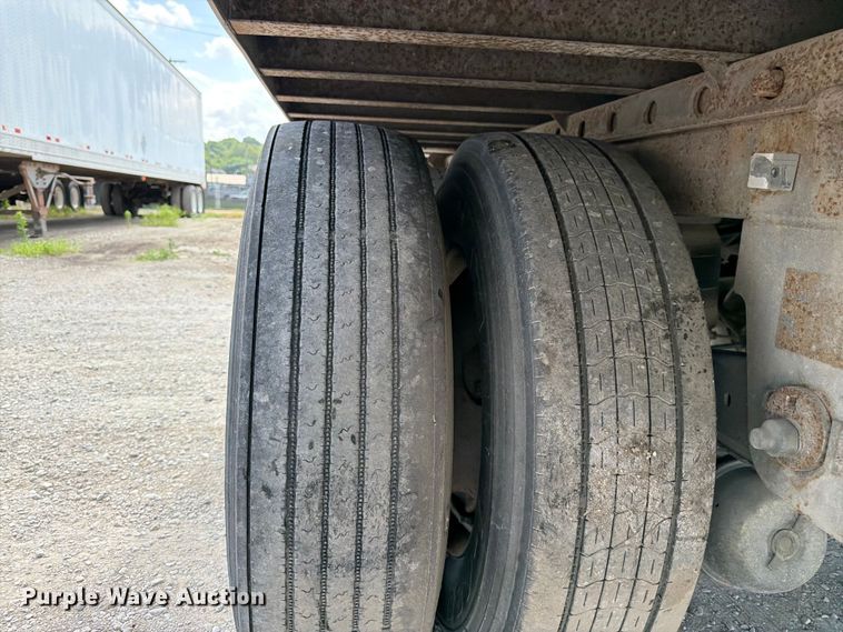 image for item FK3028 2005 Utility Trailers dry van trailer