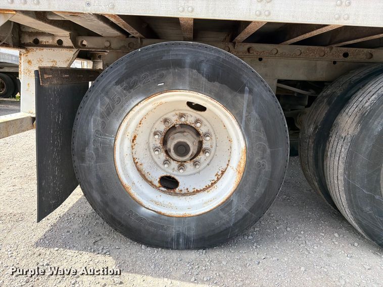 image for item FK3028 2005 Utility Trailers dry van trailer