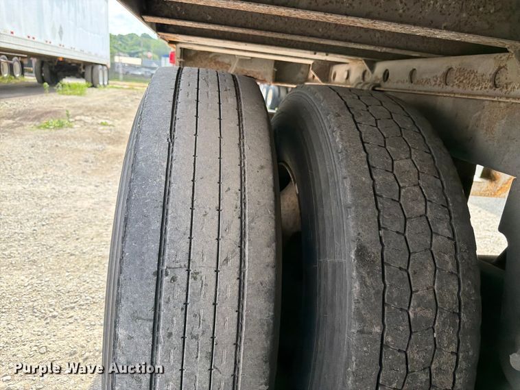 image for item FK3028 2005 Utility Trailers dry van trailer
