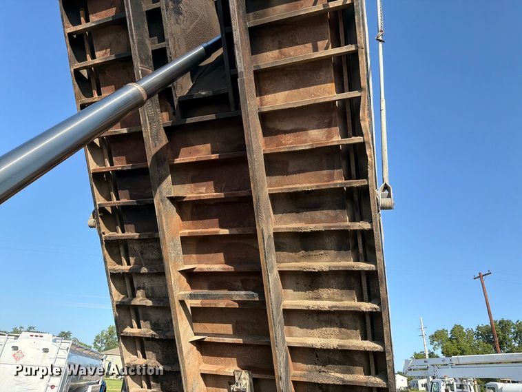 image for item FK3187 2007 Sterling L8500 dump truck