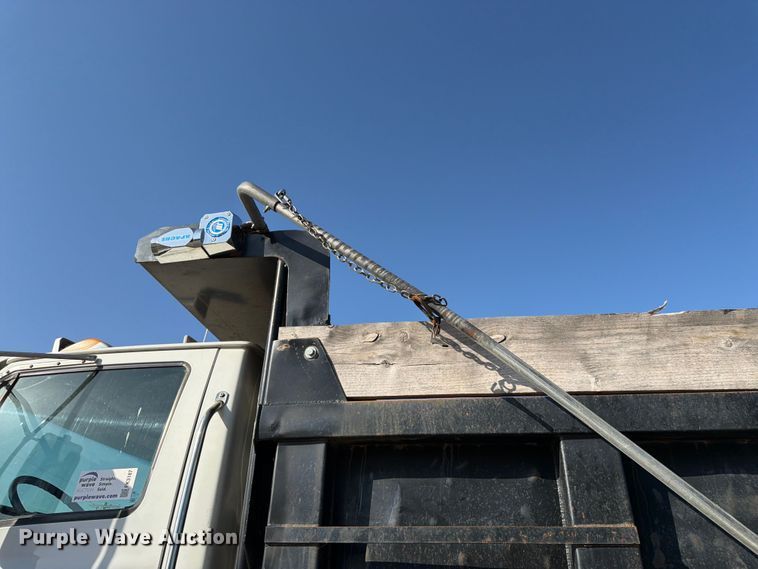 image for item FK3187 2007 Sterling L8500 dump truck