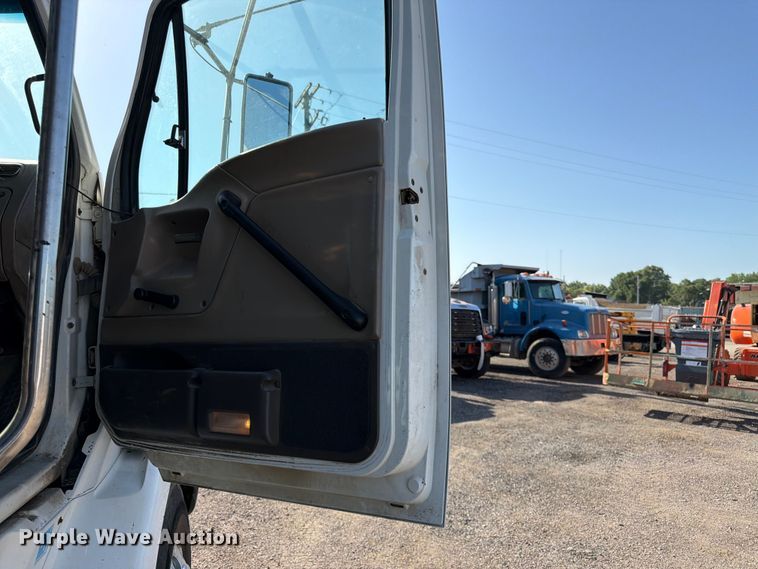image for item FK3187 2007 Sterling L8500 dump truck