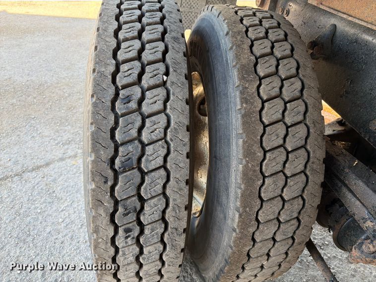 image for item FK3187 2007 Sterling L8500 dump truck