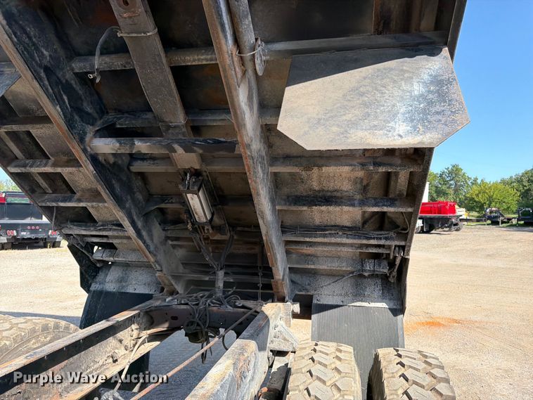 image for item FK3216 2013 Freightliner 114SD dump truck
