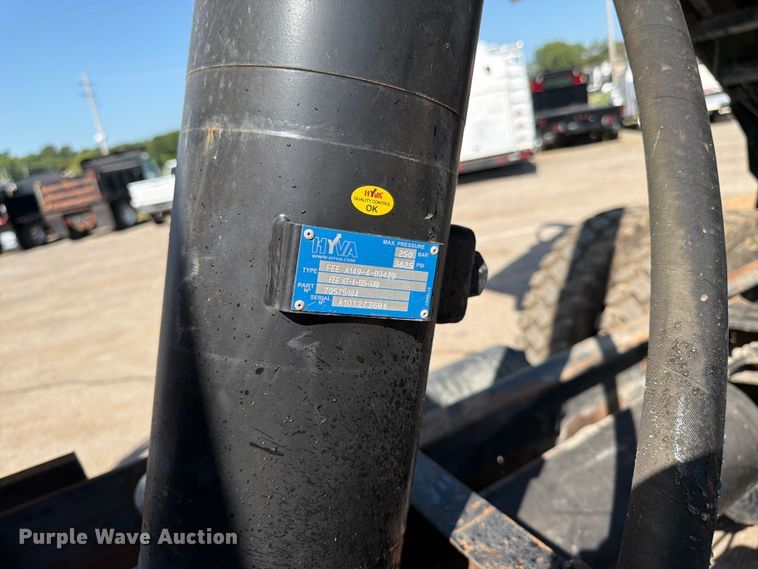 image for item FK3216 2013 Freightliner 114SD dump truck
