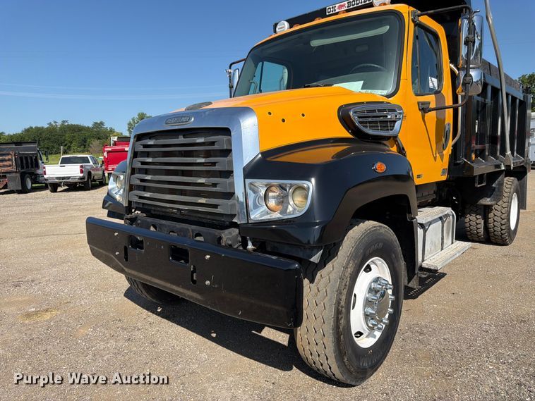 image for item FK3216 2013 Freightliner 114SD dump truck