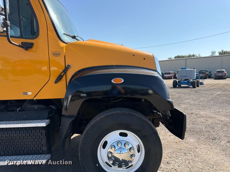 image for item FK3216 2013 Freightliner 114SD dump truck