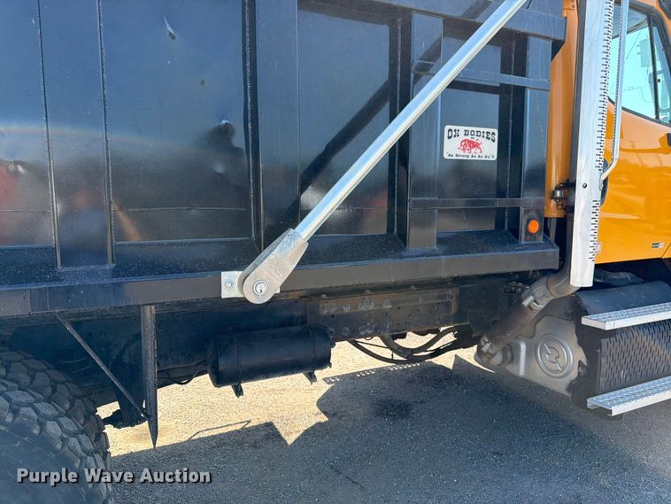 image for item FK3216 2013 Freightliner 114SD dump truck