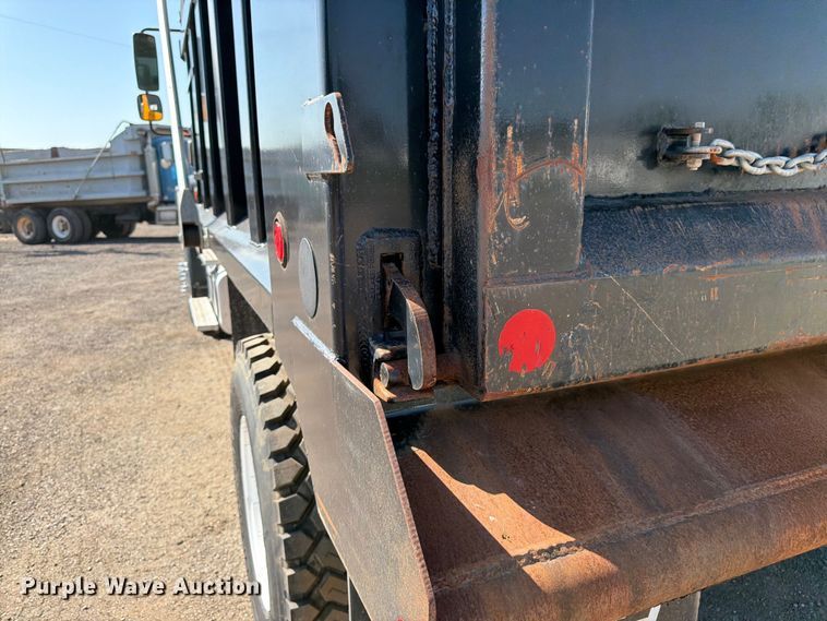 image for item FK3216 2013 Freightliner 114SD dump truck