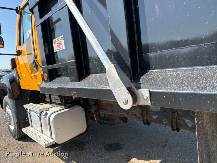 image for item FK3216 2013 Freightliner 114SD dump truck