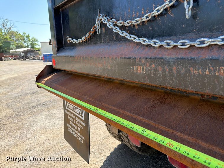 image for item FK3216 2013 Freightliner 114SD dump truck