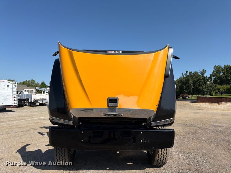 image for item FK3216 2013 Freightliner 114SD dump truck