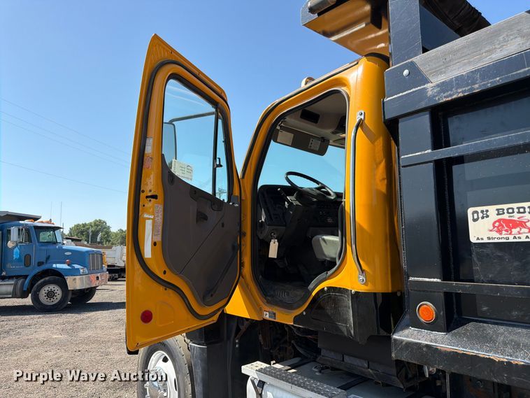 image for item FK3216 2013 Freightliner 114SD dump truck