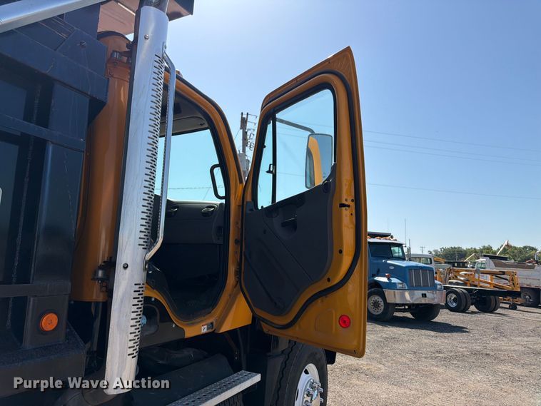 image for item FK3216 2013 Freightliner 114SD dump truck