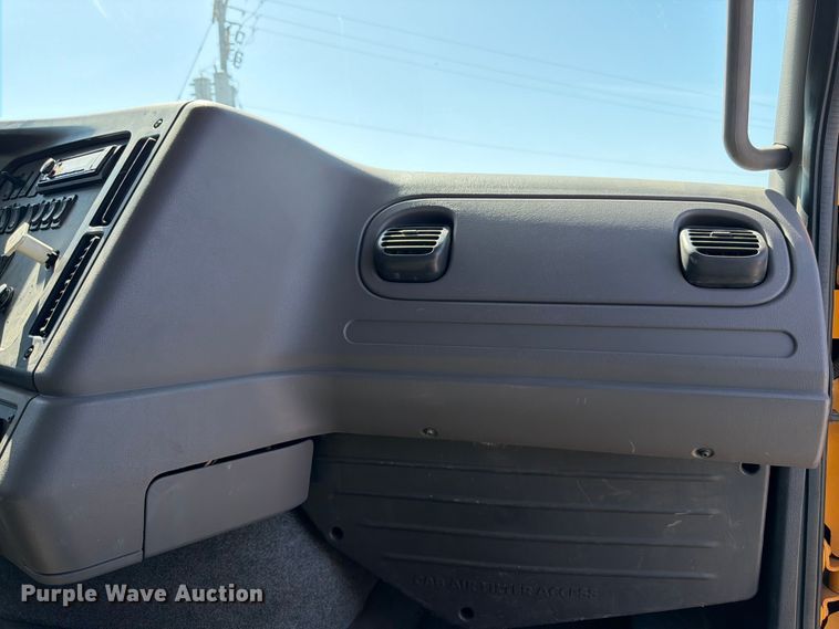 image for item FK3216 2013 Freightliner 114SD dump truck