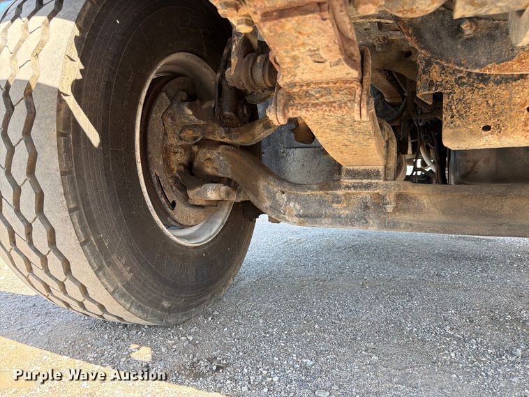 image for item FK3216 2013 Freightliner 114SD dump truck