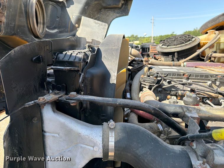 image for item FK3216 2013 Freightliner 114SD dump truck