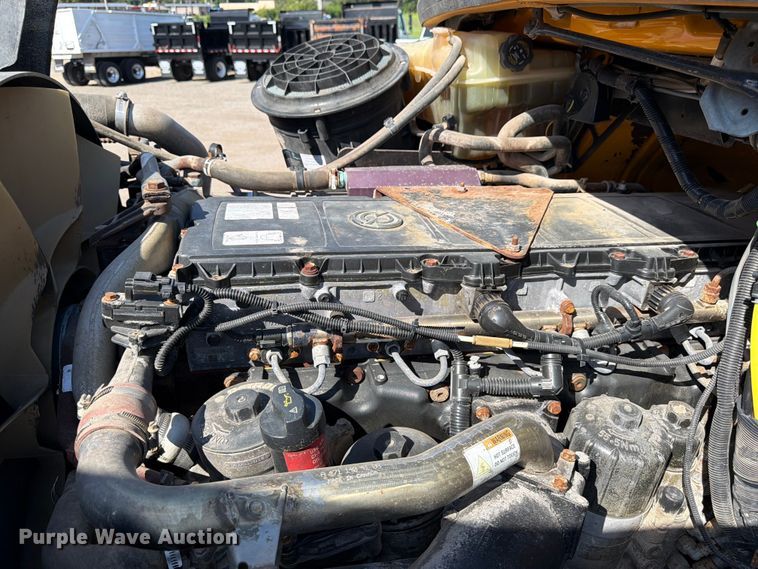 image for item FK3216 2013 Freightliner 114SD dump truck