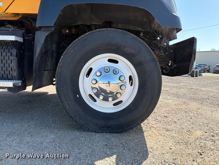 image for item FK3216 2013 Freightliner 114SD dump truck